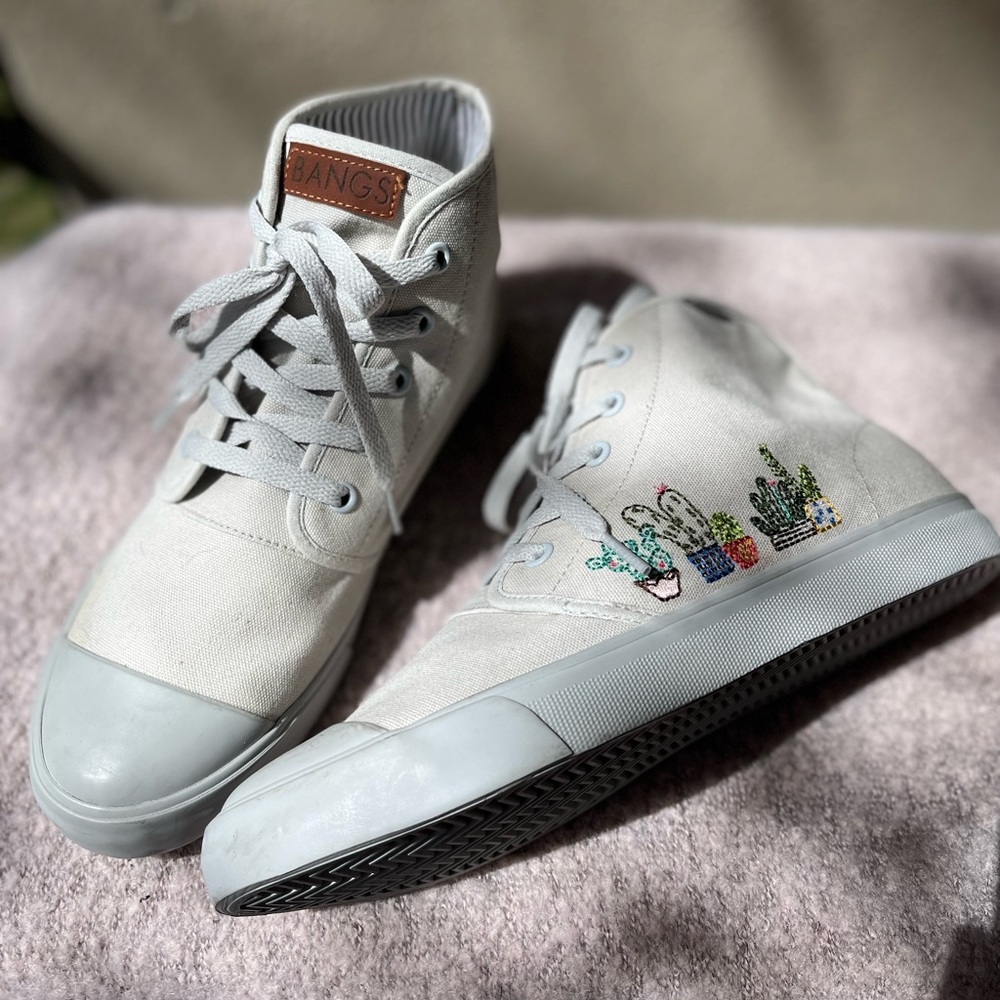 BANGS Succulent Embroidered Shoes sz 8.5